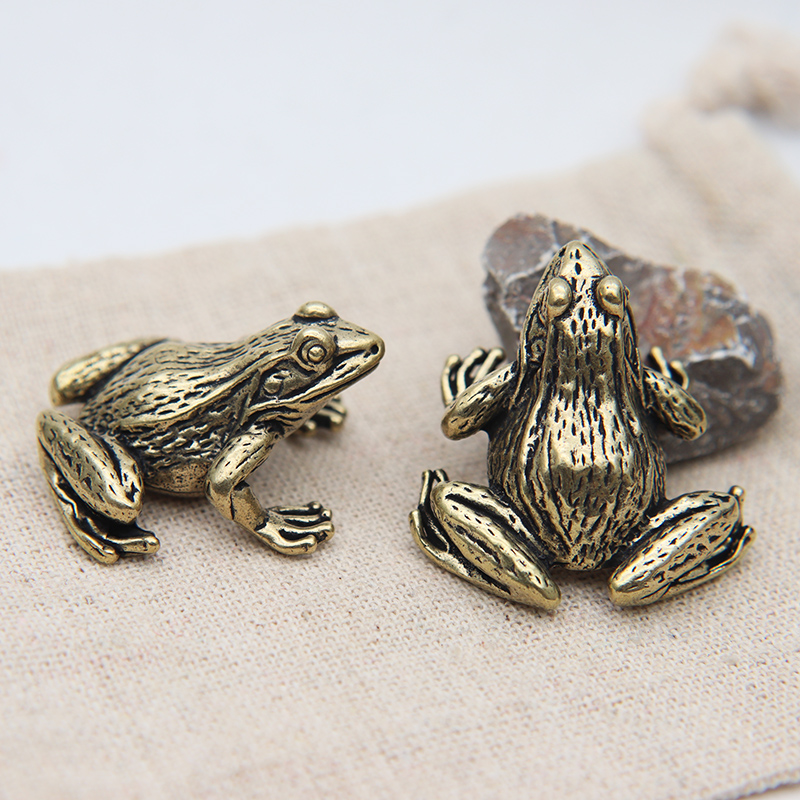 Retro Gaming Decor - Metall-Messing-Frosch-Miniatur-Figur, Schreibtisch-Dekorationen, Vintage niedliche Kleintier-Tee-Haustier-Ornament, Wohn